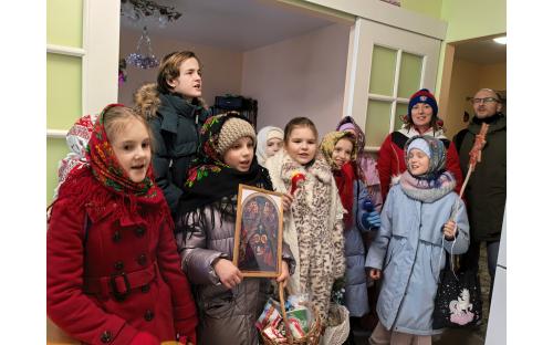 Протоиерей Андрей Алексеев о возрождении святочной традиции славления Христа на Святках (+ ВИДЕО!) image 49