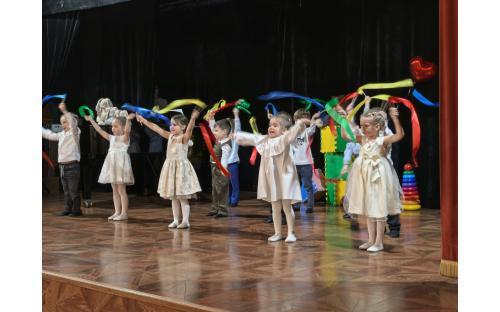 2 декабря в Дошкольном лицее «Аккордик» состоялся концерт, посвящённый Дню матери image 14